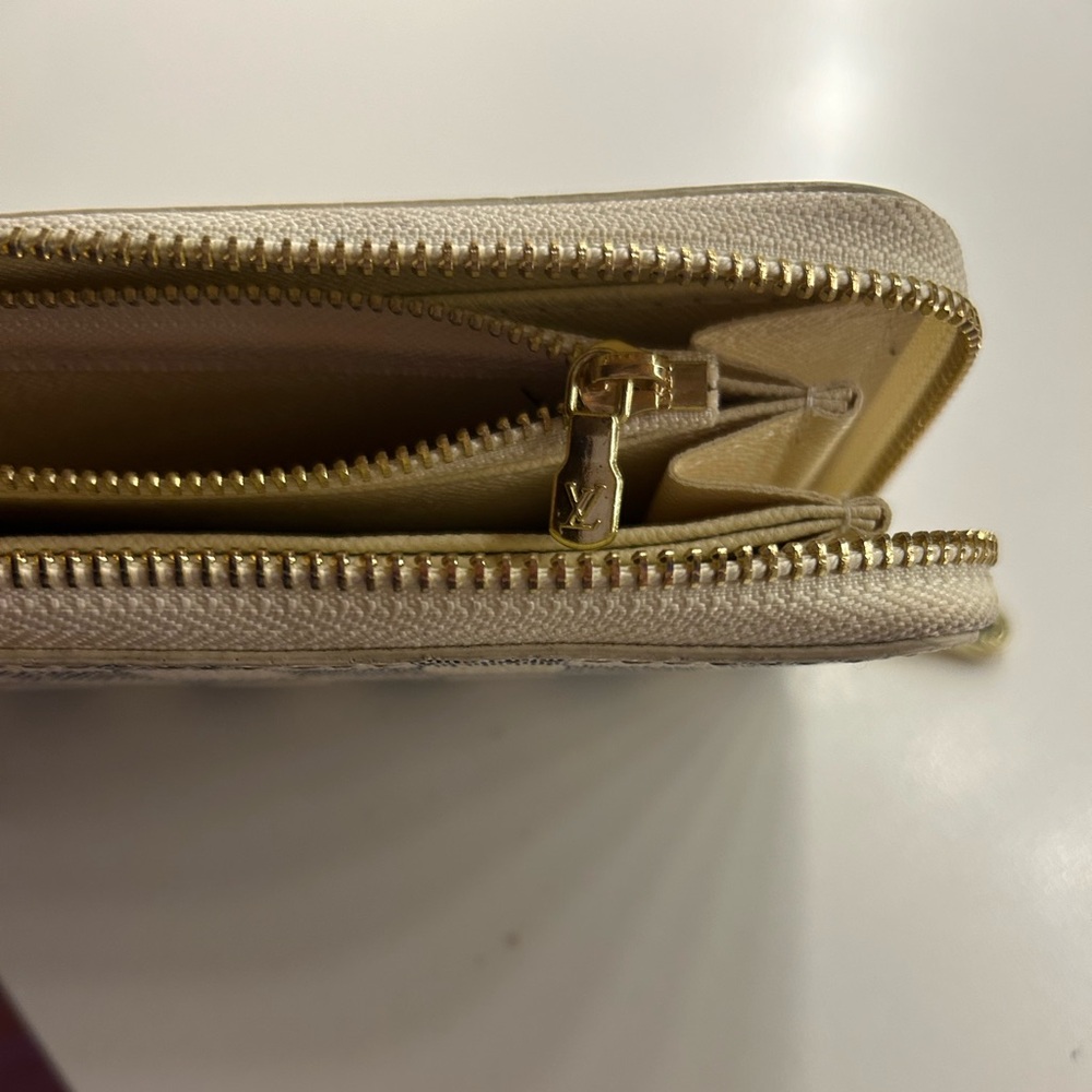 Louis Vuitton Damier Azur Zippy Wallet